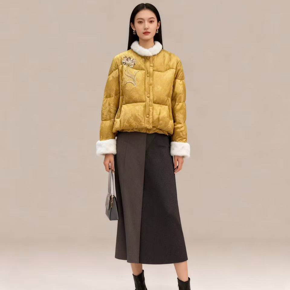 国风高端定制2025女秋冬季新款毛领羽绒服国风9526
