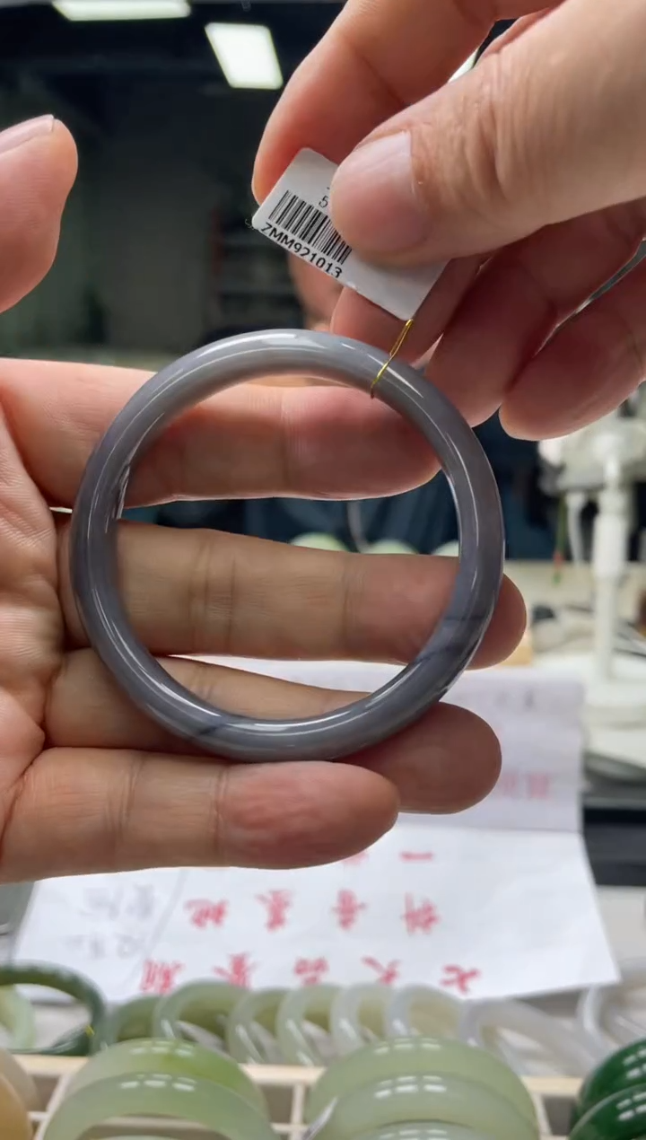 【闪购商品】和田玉手镯未镶嵌编码1013 圈口53-54