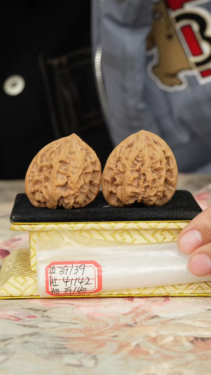 【闪购商品】文玩核桃把件马蹄