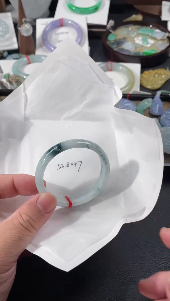 【闪购商品】翡翠手镯未镶嵌52.8贵妃