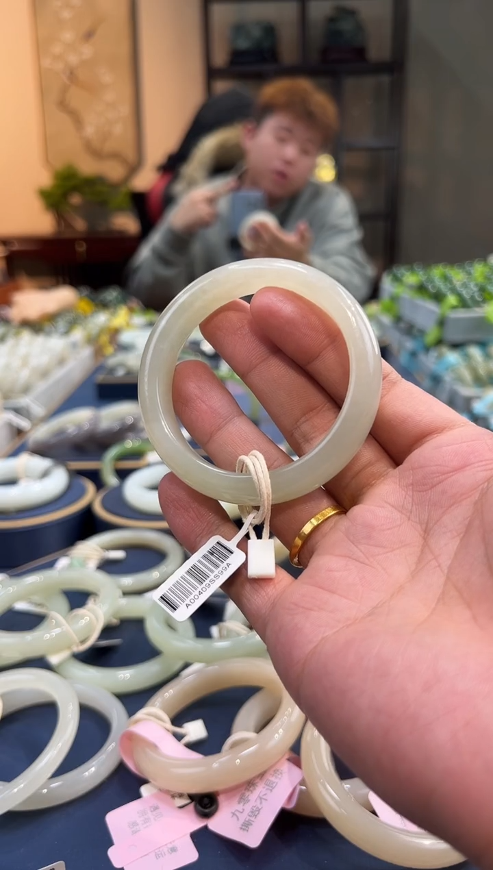 【闪购商品】和田玉手镯未镶嵌A0040-55