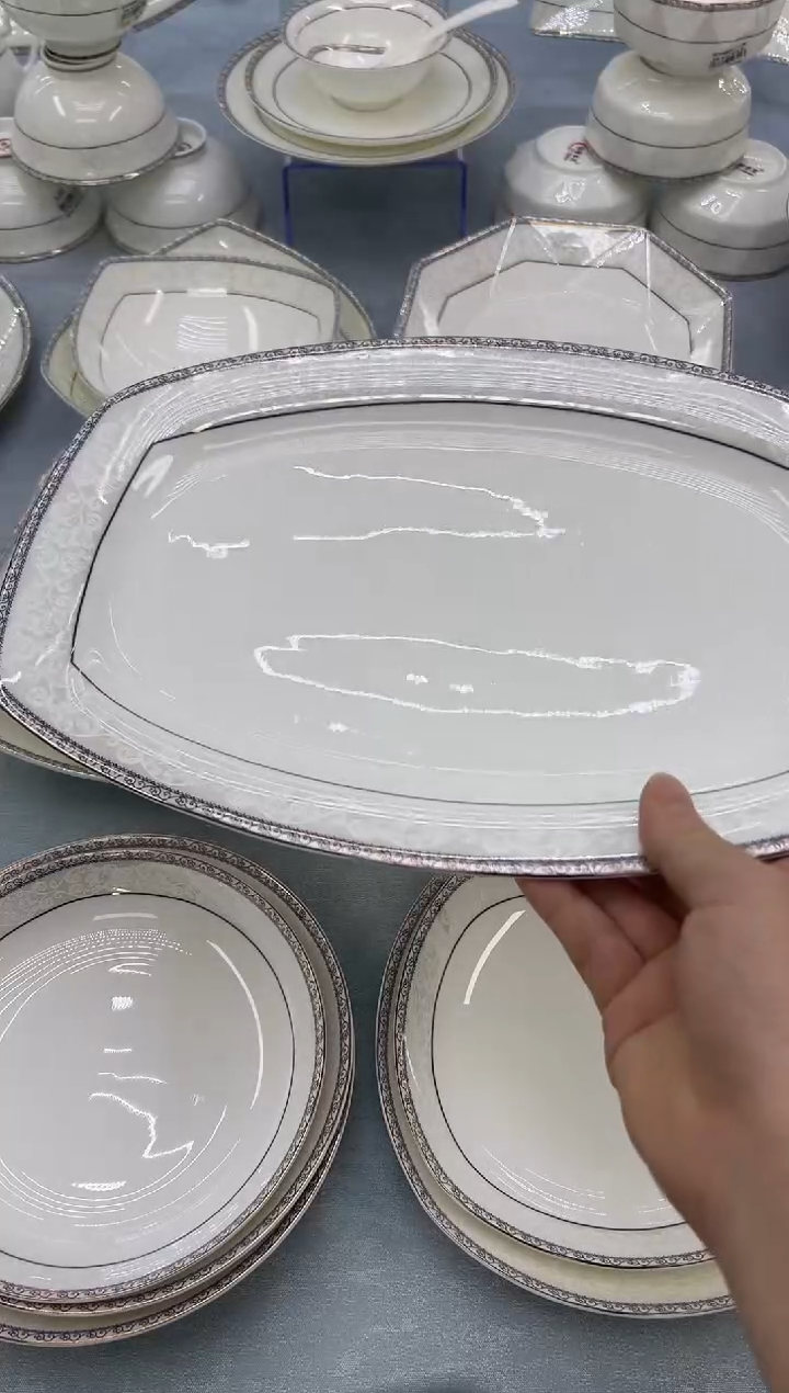 骨瓷 玲珑12方鱼1个