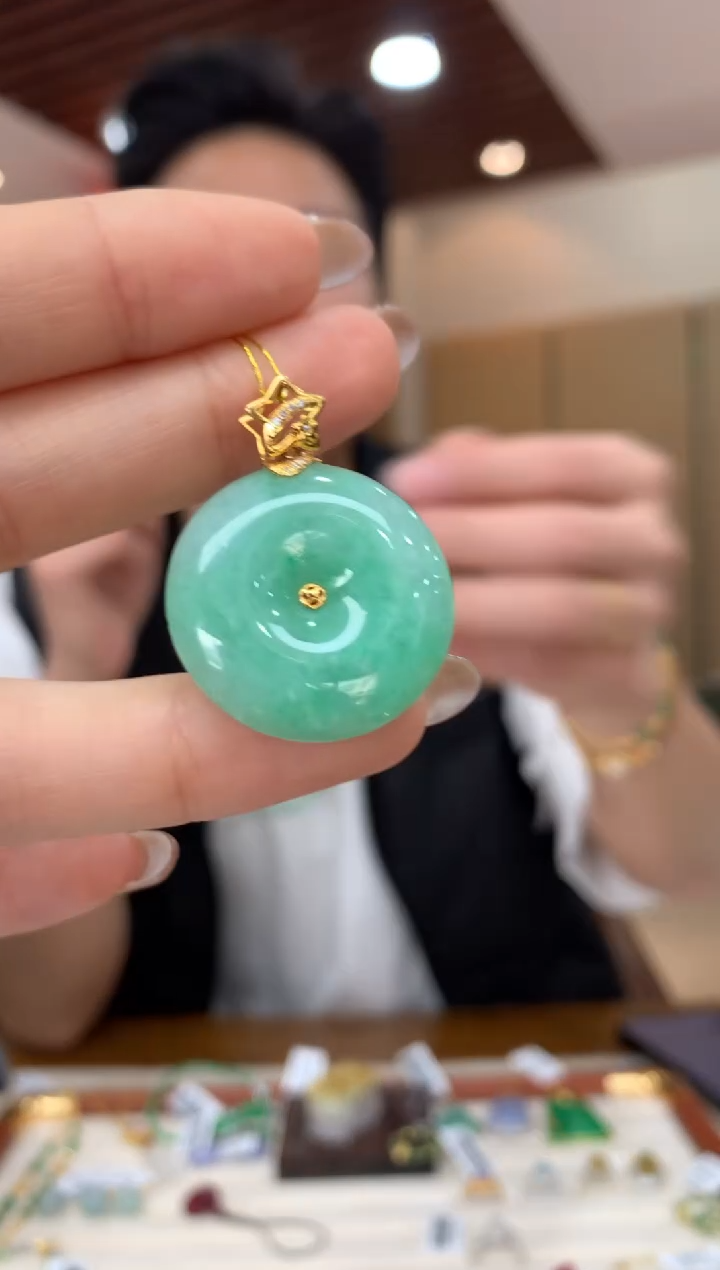 吊坠(不含链)18K金镶嵌翡翠平安扣