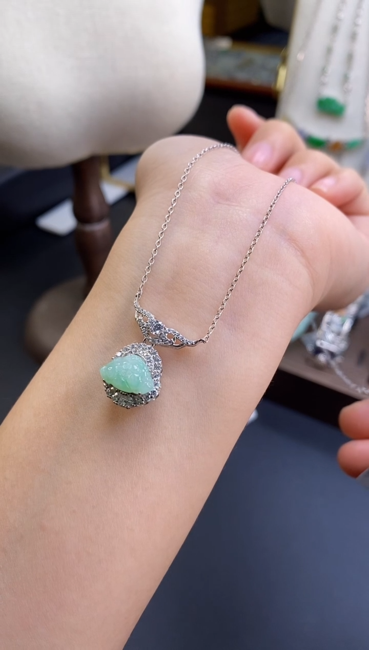 颈饰银S925镶嵌翡翠15207