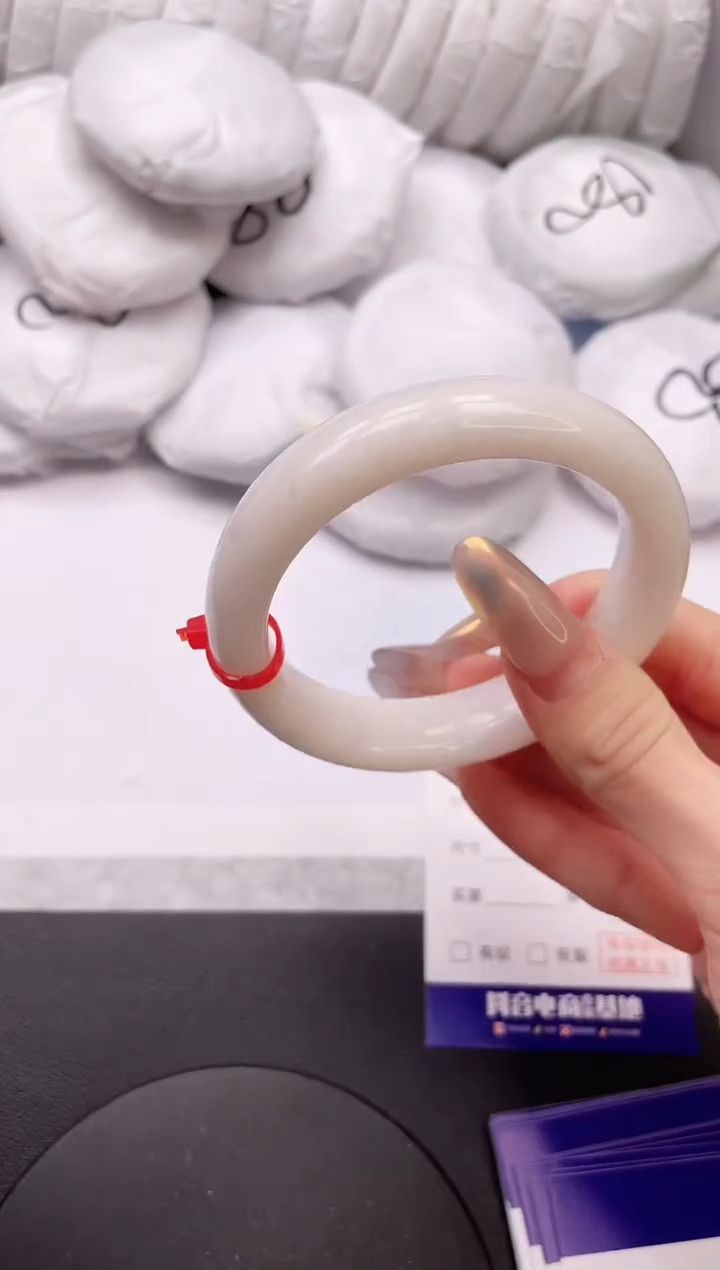 【闪购商品】和田玉手镯未镶嵌18L448-57