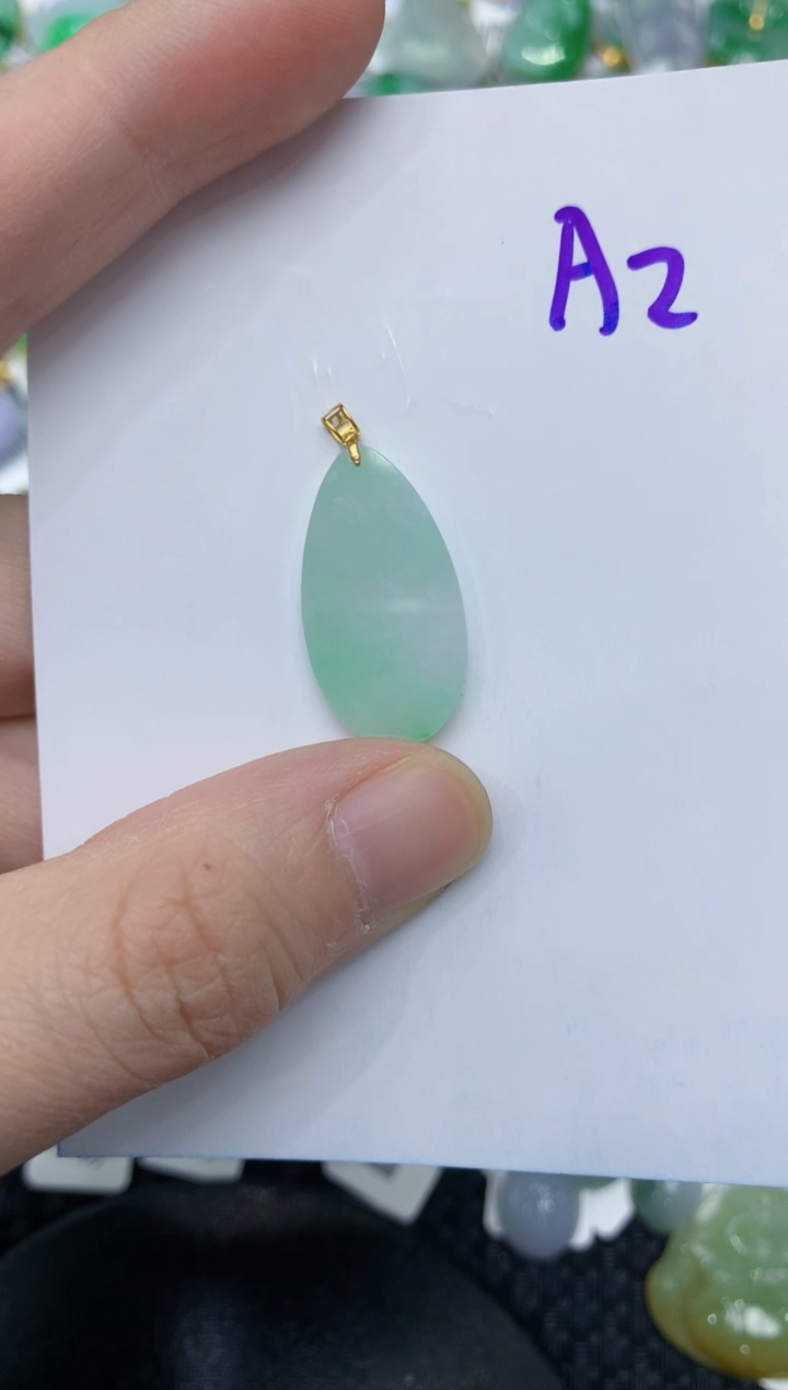 【闪购商品】翡翠颈饰18K金镶嵌11111111111