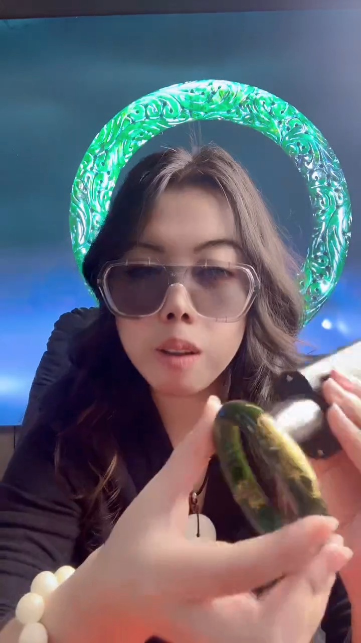 未镶嵌戒指和田玉雕花手镯55圈口