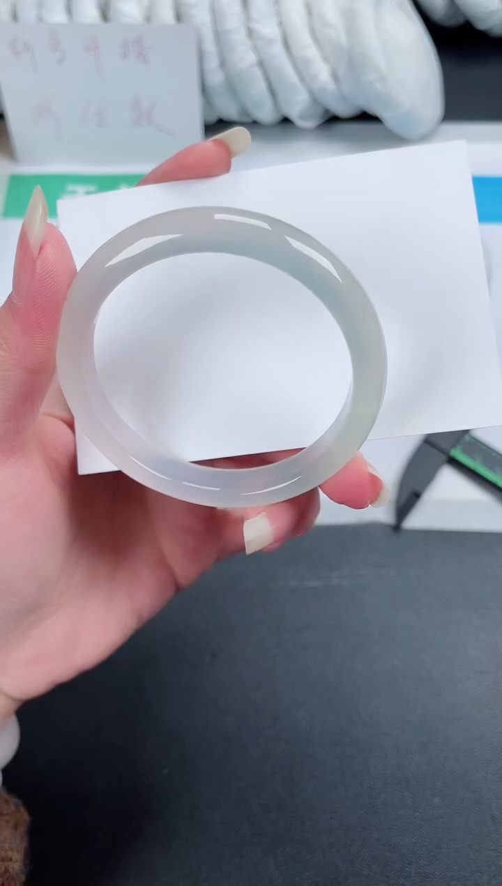 【闪购商品】石英质玉手镯未镶嵌286-54