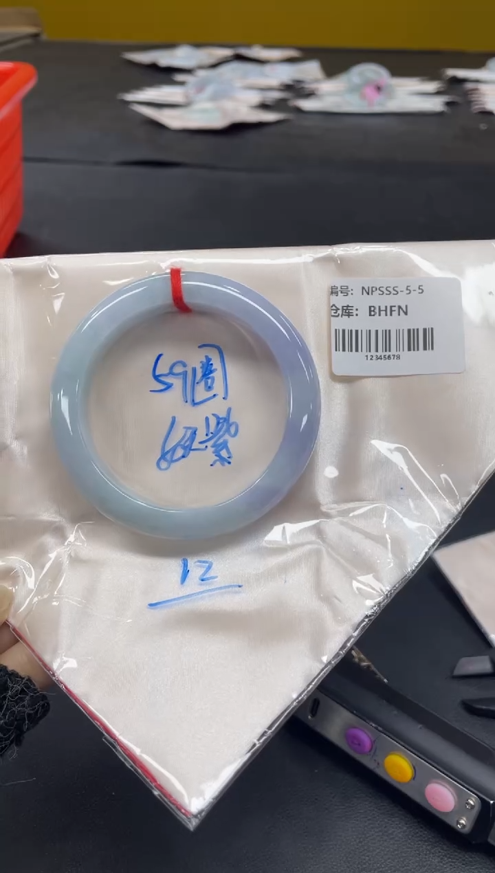 未镶嵌手镯翡翠翡翠手镯