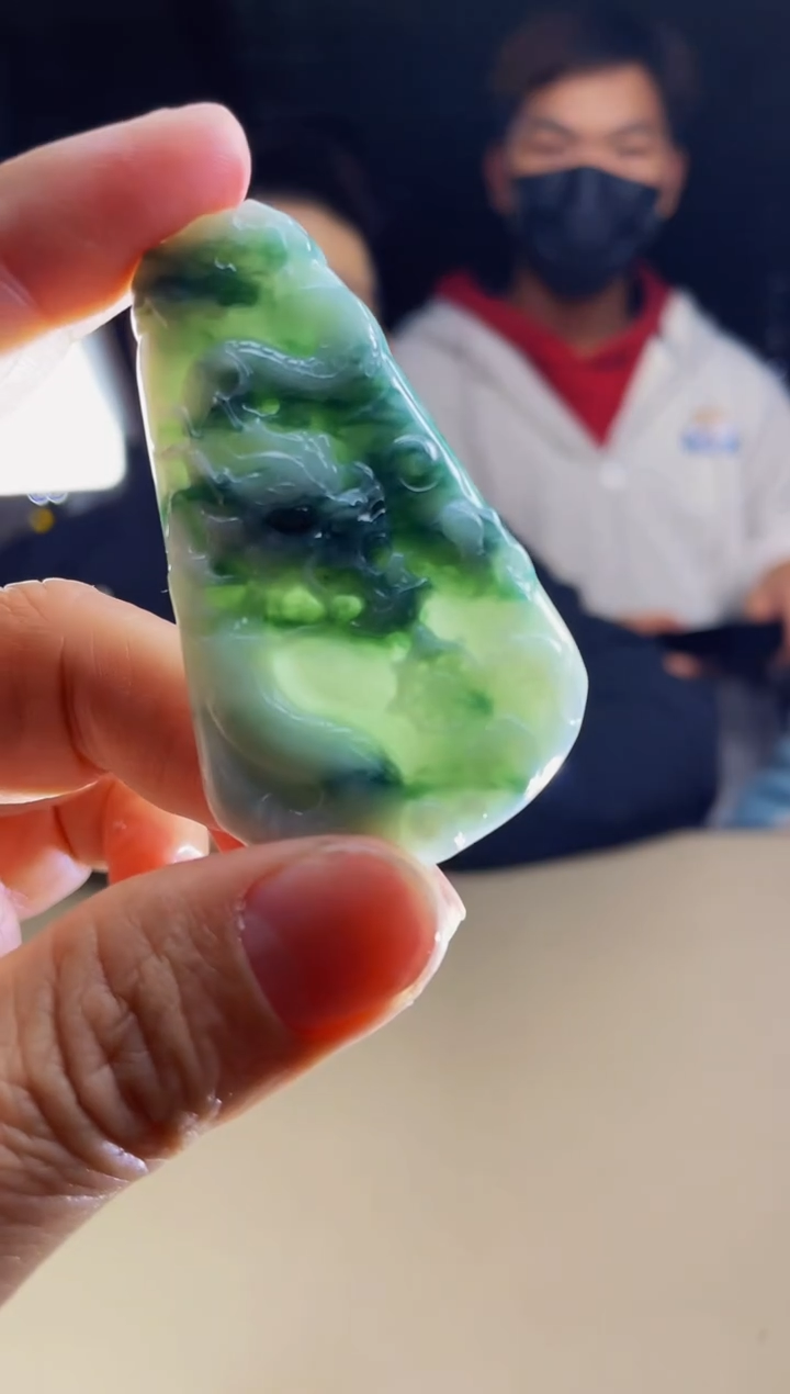 【闪购商品】翡翠颈饰未镶嵌       2610
