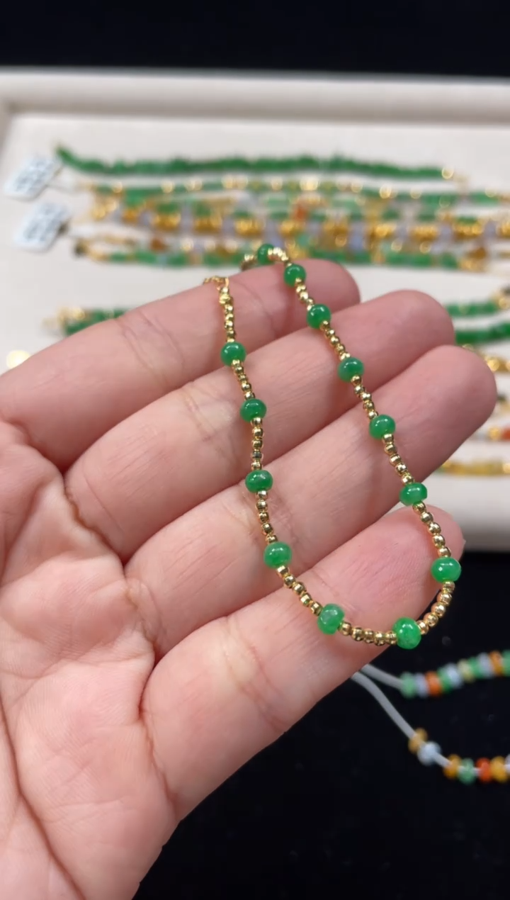 18K金镶嵌手链翡翠一条  P254