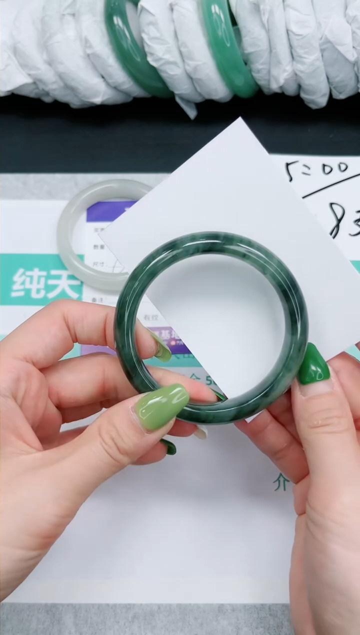 石英质玉手镯未镶嵌607-56.6