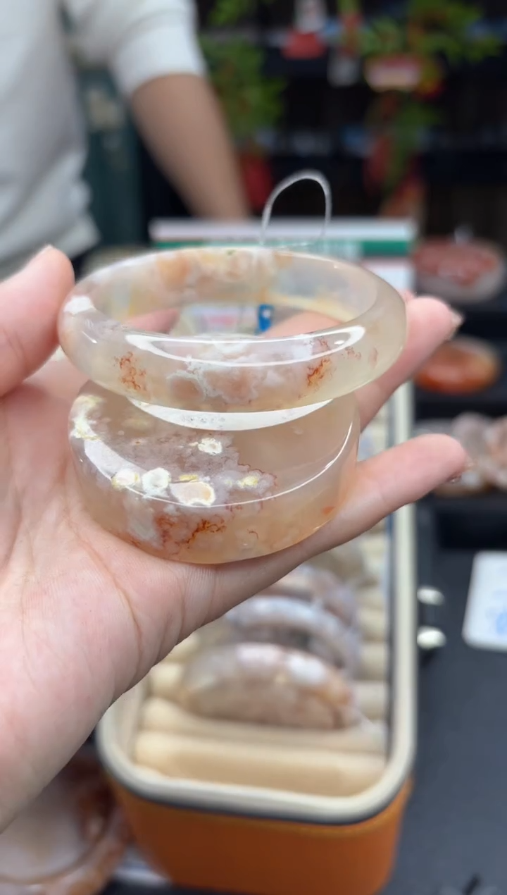 【闪购商品】石英质玉手镯未镶嵌1041（57圈赠送镯心）