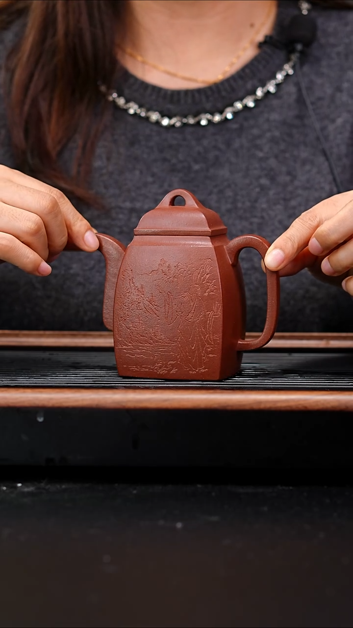 茶壶紫砂红皮龙汉方刻绘李白醉酒（站着）何280
