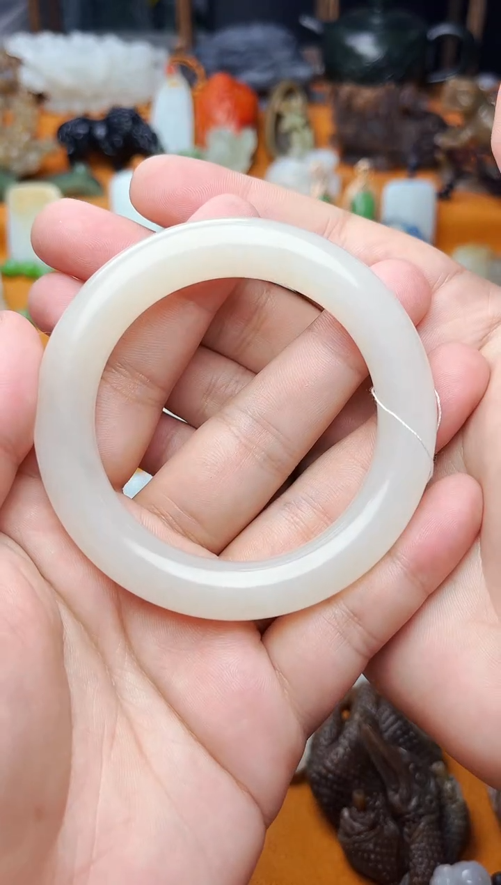 【闪购商品】和田玉手镯未镶嵌55.4圈口