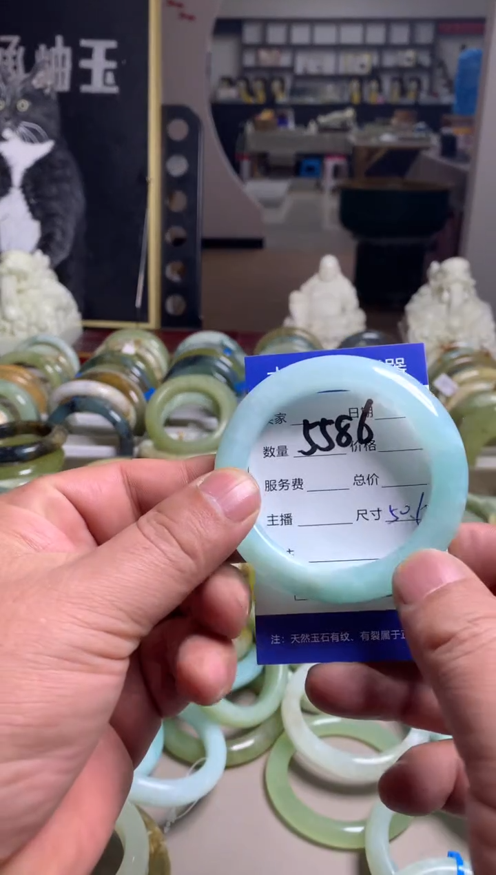 【闪购商品】蛇纹石玉手镯未镶嵌5586