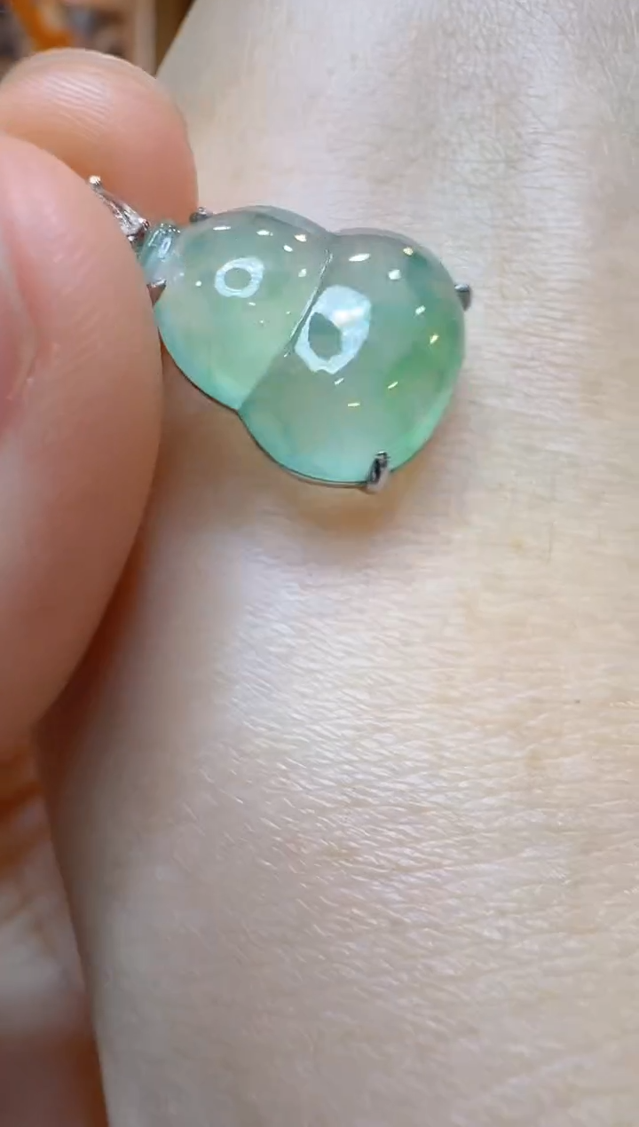 翡翠18K金镶嵌吊坠(不含链)多样性团购发一件