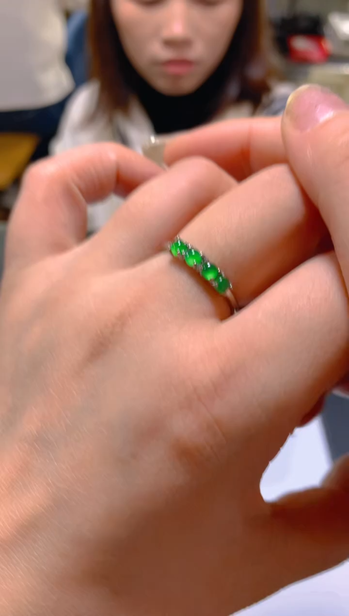 未镶嵌翡翠耳饰多样性发一