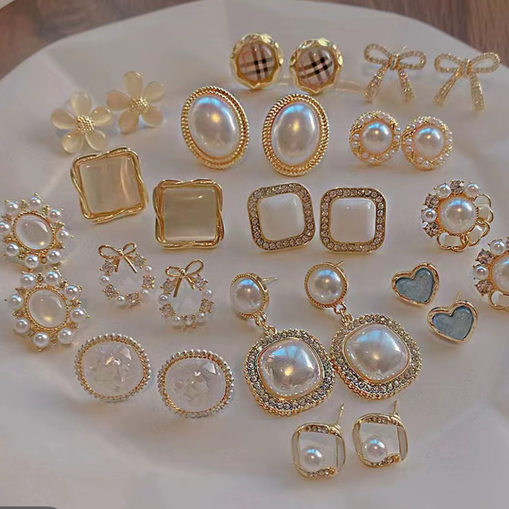 铜合金合成锆石耳饰 白色女少女风爱心/水滴/铃铛耳钉百搭气质小