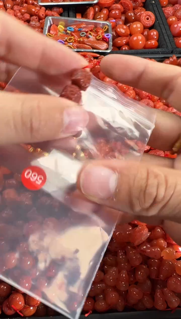 【闪购商品】南红玛瑙颈饰未镶嵌1