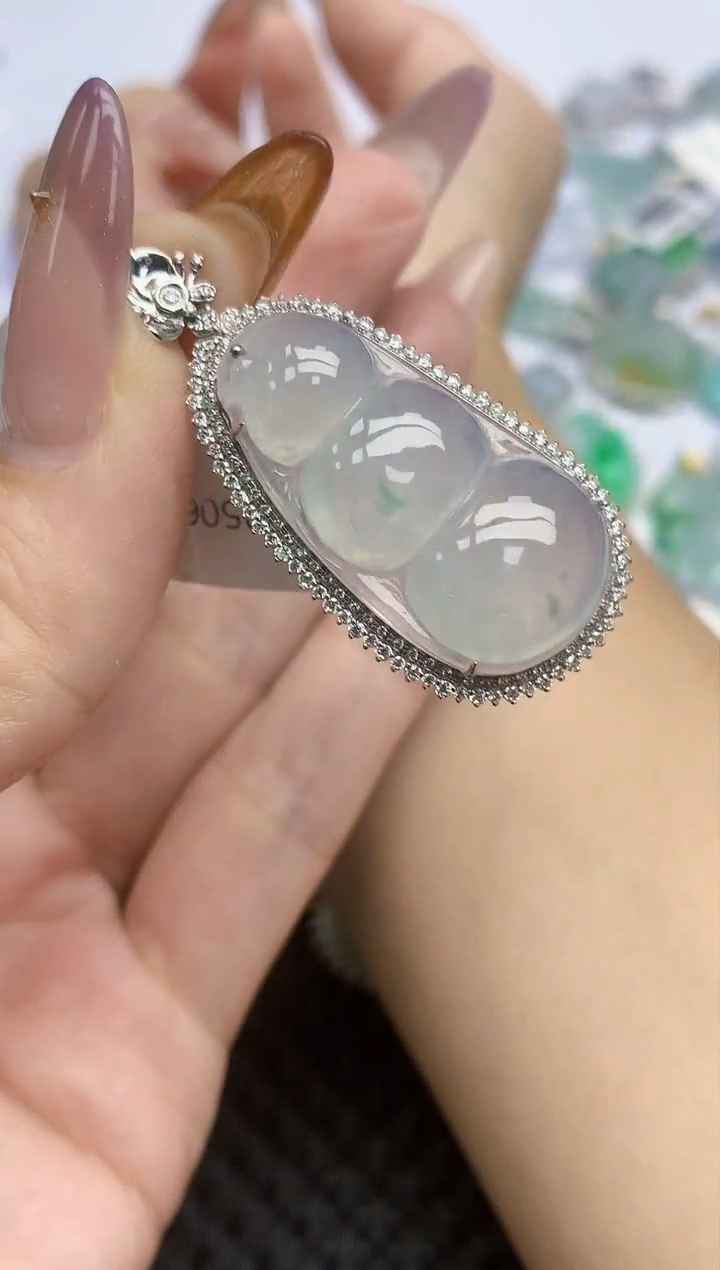 翡翠18K金镶嵌颈饰136   天然翡翠A货  百元以上9米证书费自理