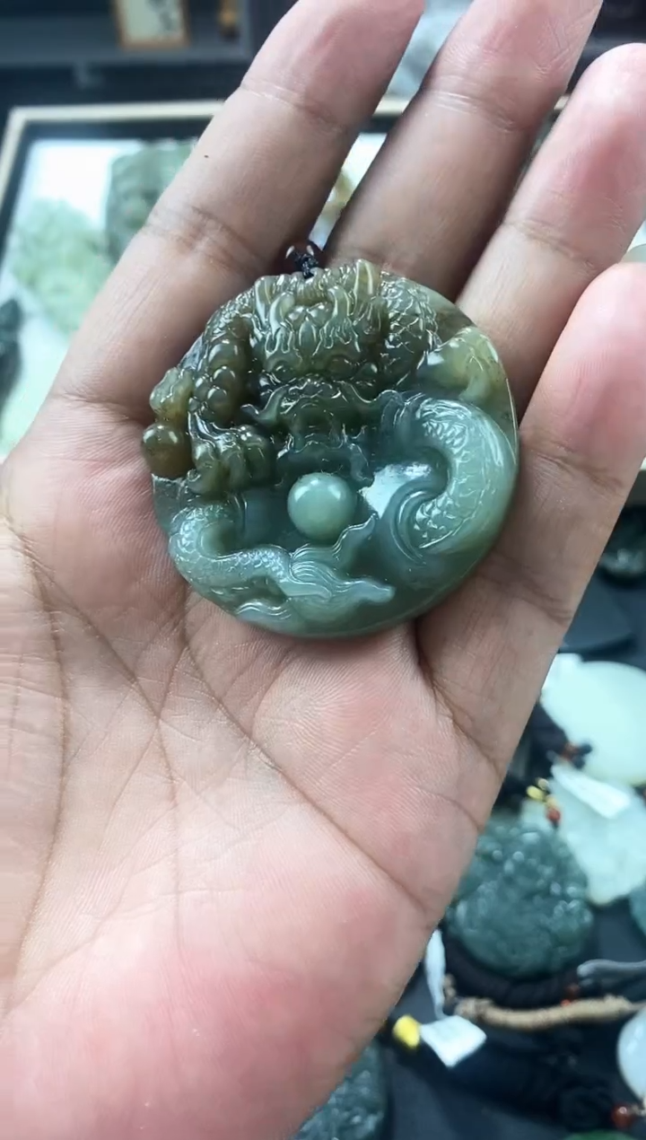 和田玉未镶嵌颈饰1