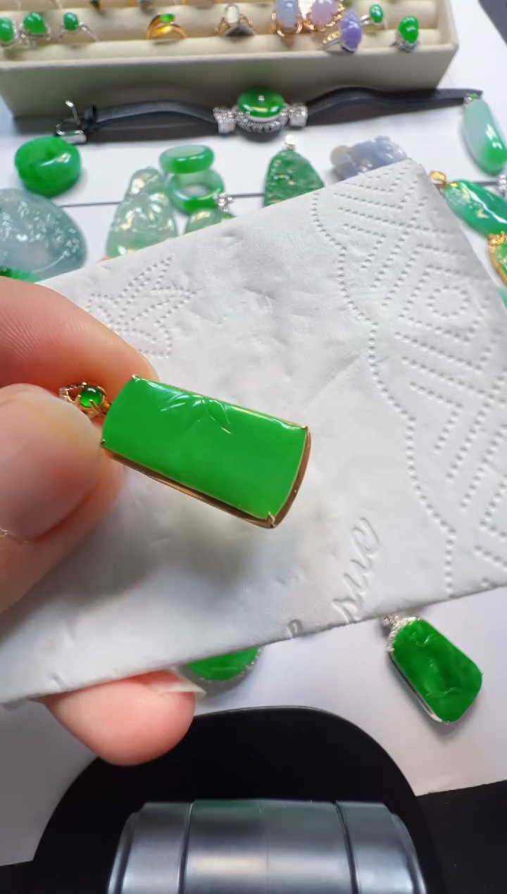 吊坠(不含链)18K金镶嵌翡翠2680