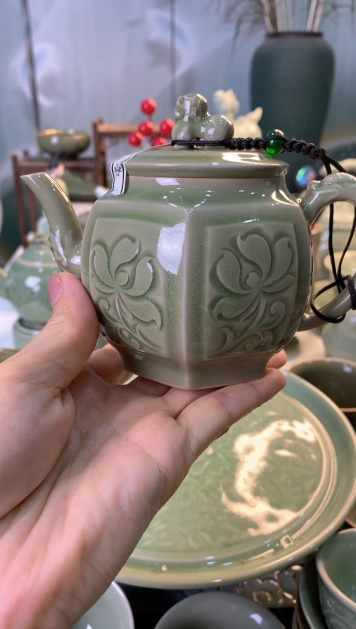 耀州窑【省工 吕艳艳】082601手工刻花茶壶