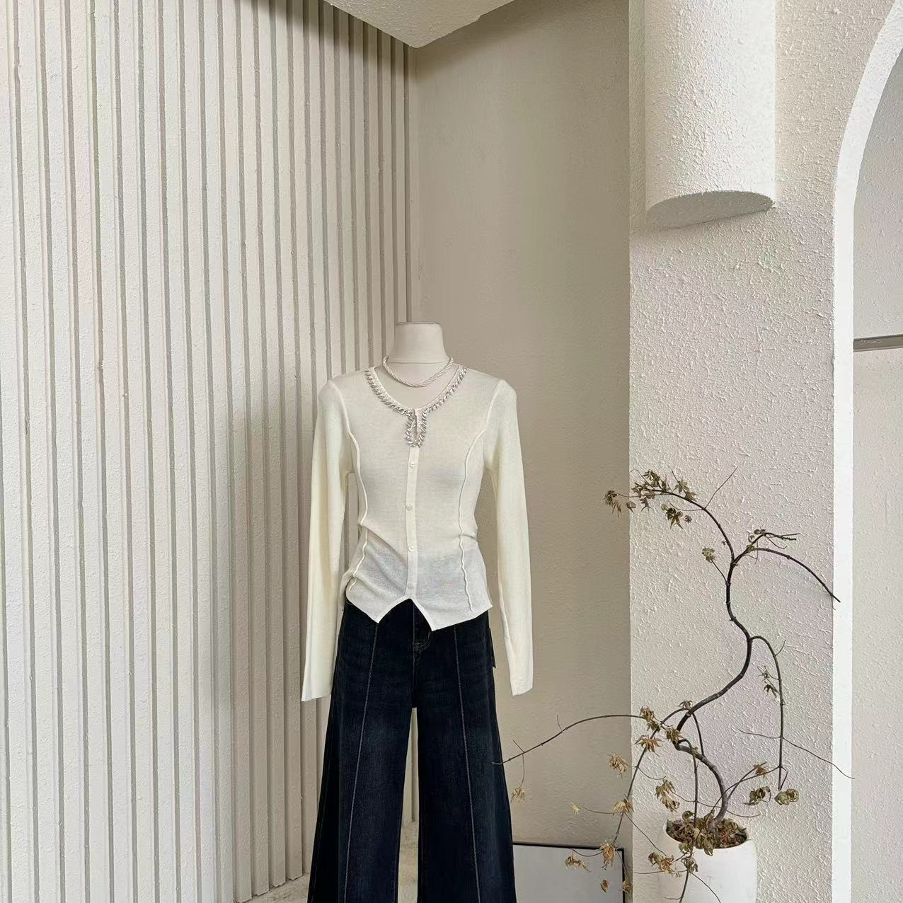 【白茶月光】秋季高级感法式气质重工镶钻修身圆领长袖针织衫-24836