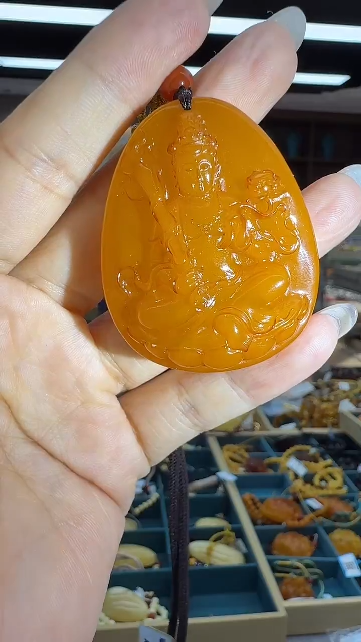 琥珀颈饰未镶嵌187秒拍号 假一罚三 