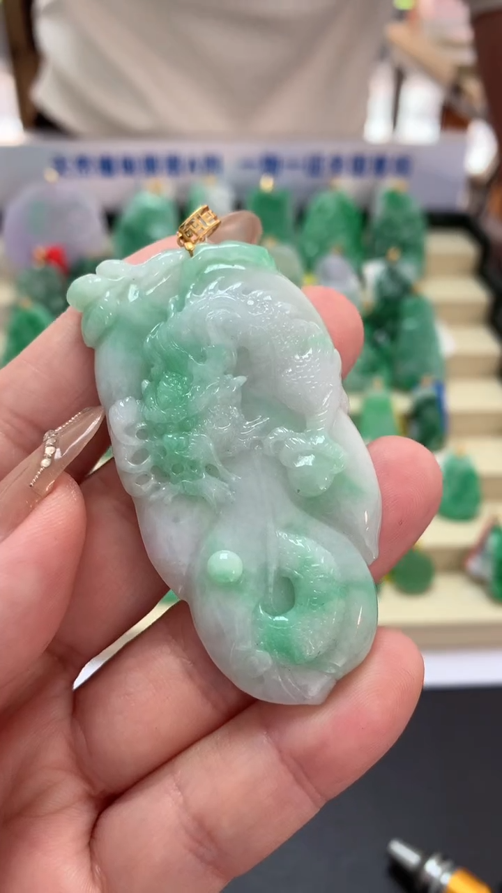 【闪购商品】翡翠吊坠(不含链)18K金镶嵌挂件