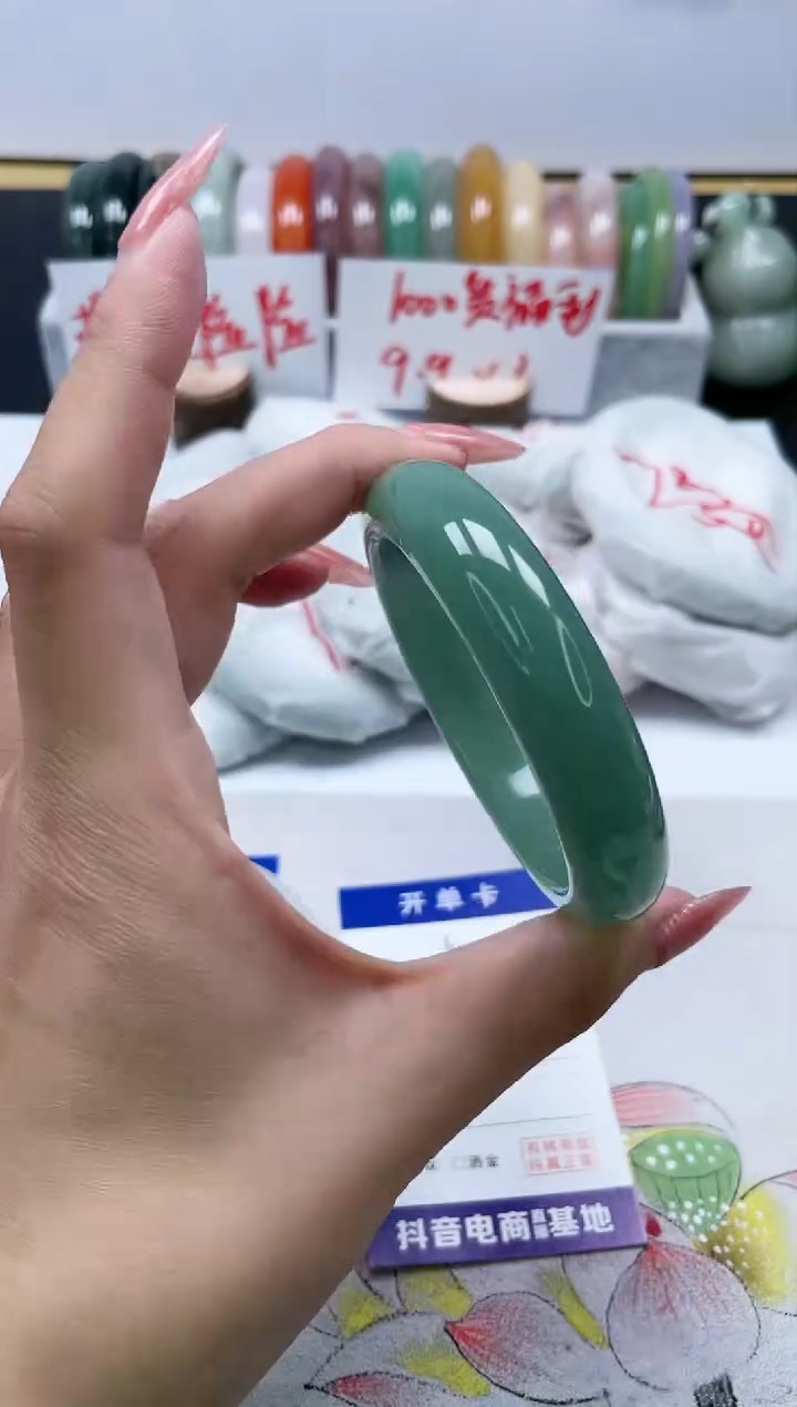 【闪购商品】石英质玉手镯未镶嵌19/59.3