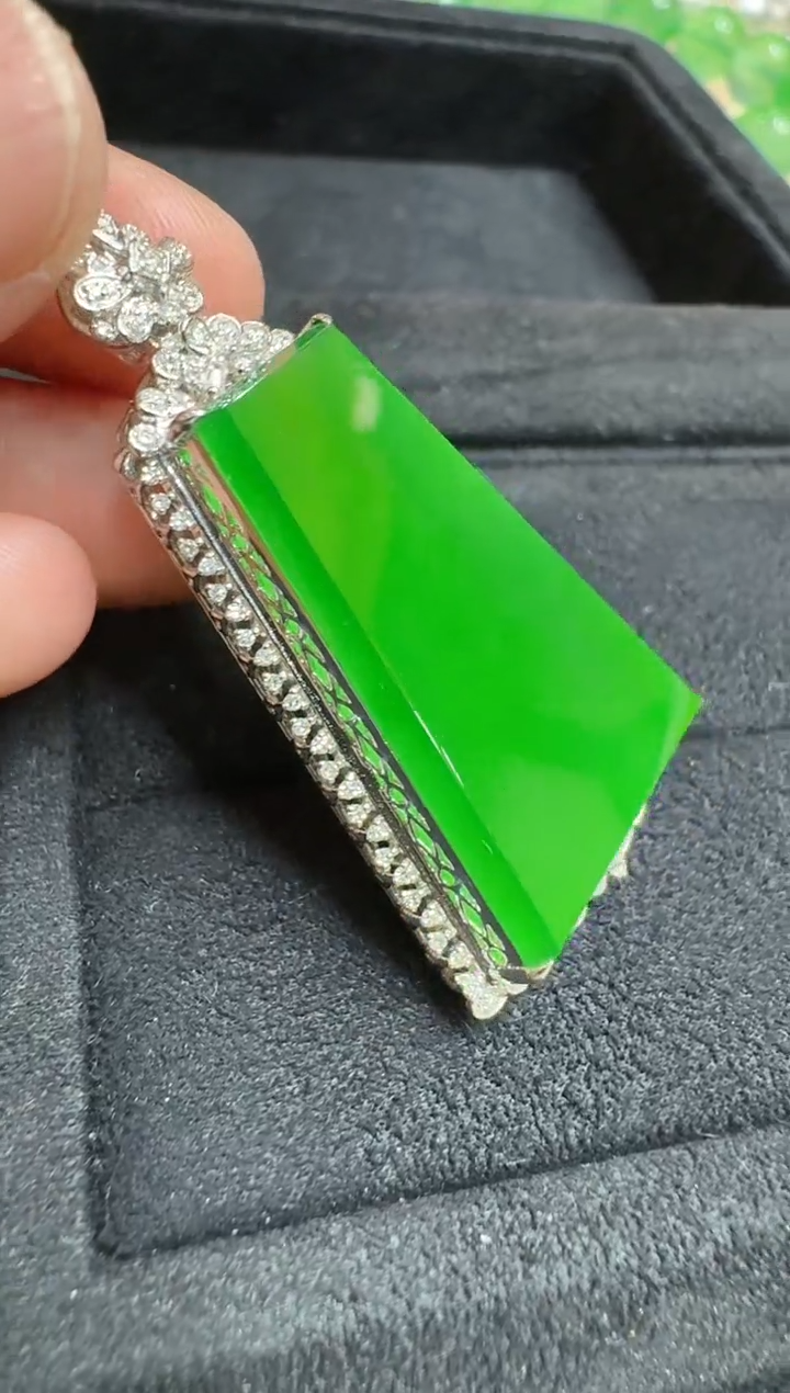 【闪购商品】翡翠吊坠(不含链)18K金镶嵌多样性团购发一件