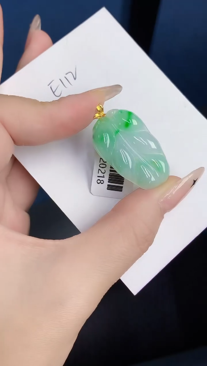 颈饰18K金镶嵌翡翠缅甸天然翡翠A货