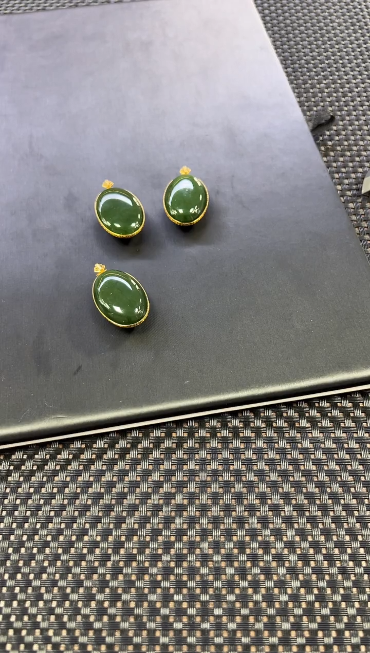 【闪购商品】和田玉吊坠18K金镶嵌碧玉蛋面（多样性发一件）