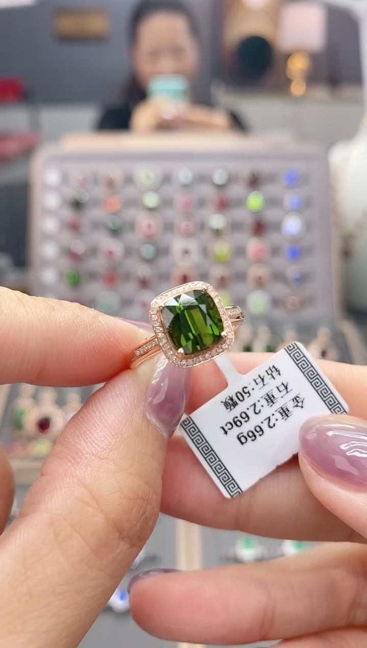 18K金镶嵌戒指碧玺2.69     