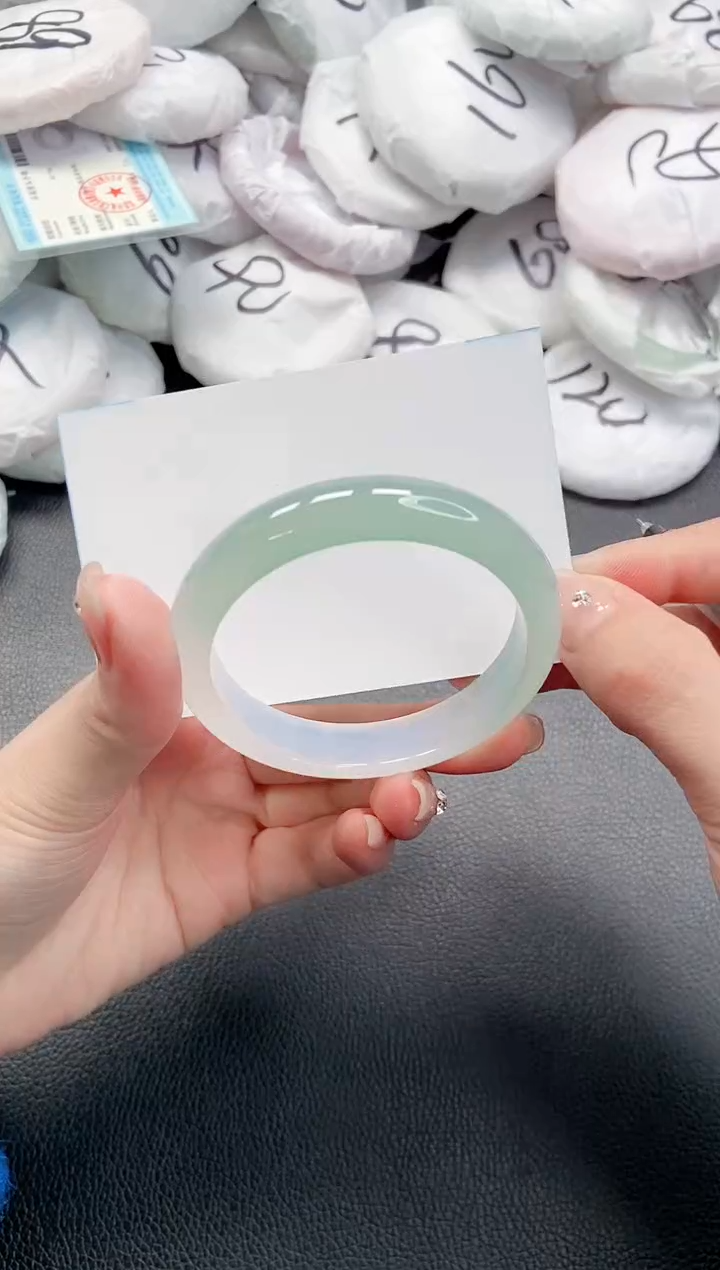 【闪购商品】石英质玉手镯未镶嵌 20L81-52