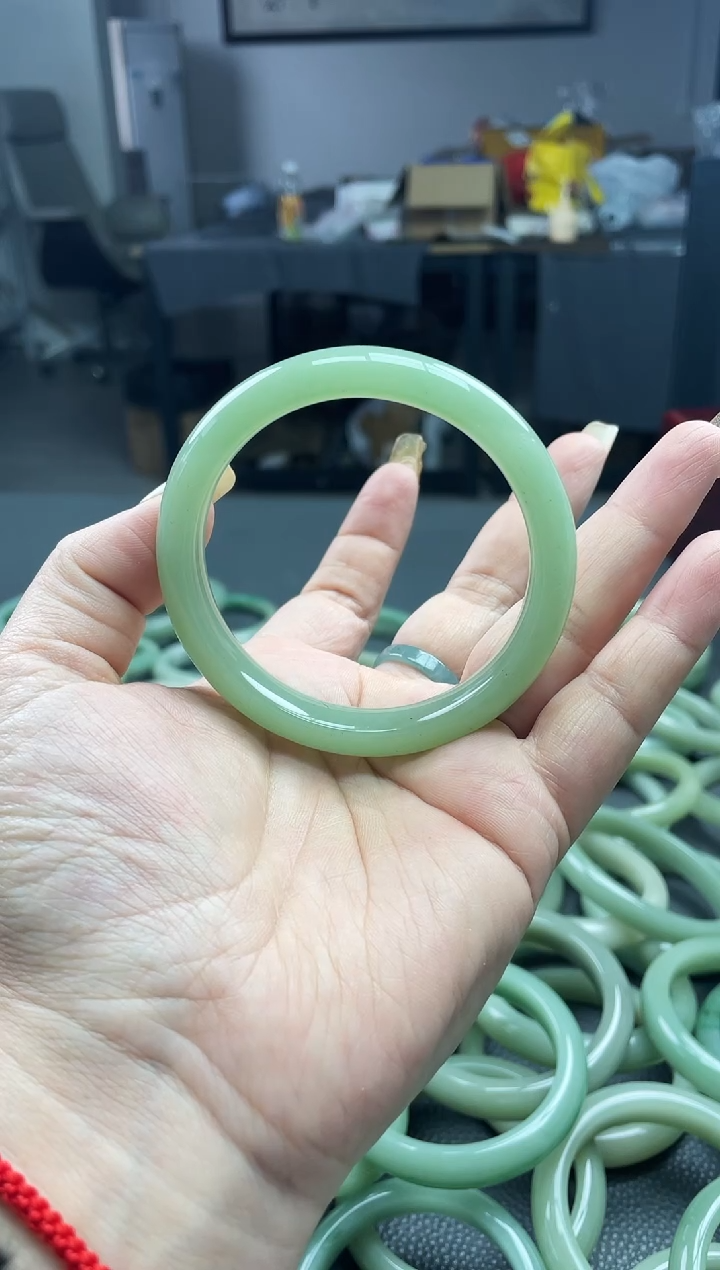 未镶嵌密玉绿镯子密玉（石英质玉）✨****✨潘多拉