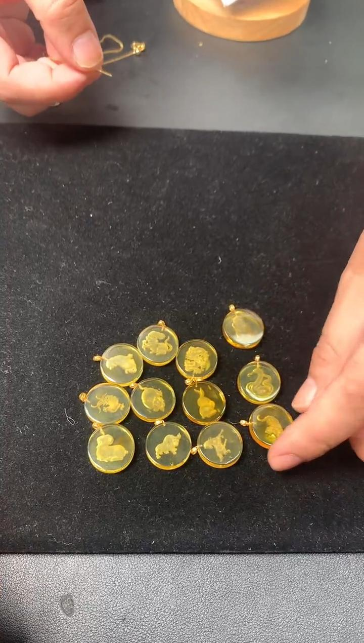 天然十二生肖琥珀吊坠WL/555/多样性发/1