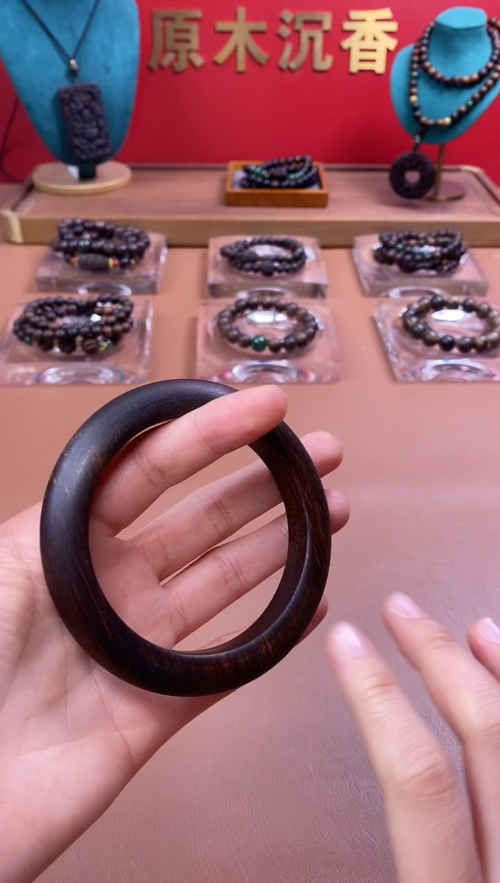 【闪购商品】沉香木手串富森红土玉化手镯XD00550402