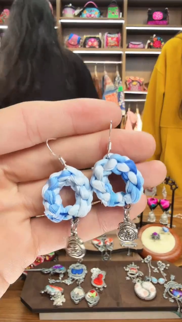 【闪购商品】织绣90蒙阿苏苗绣传承