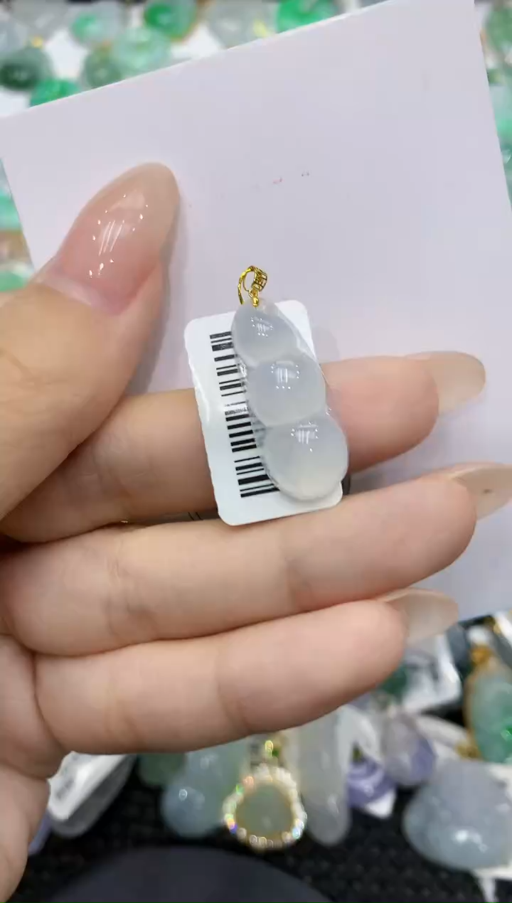 颈饰18K金镶嵌翡翠111111111111