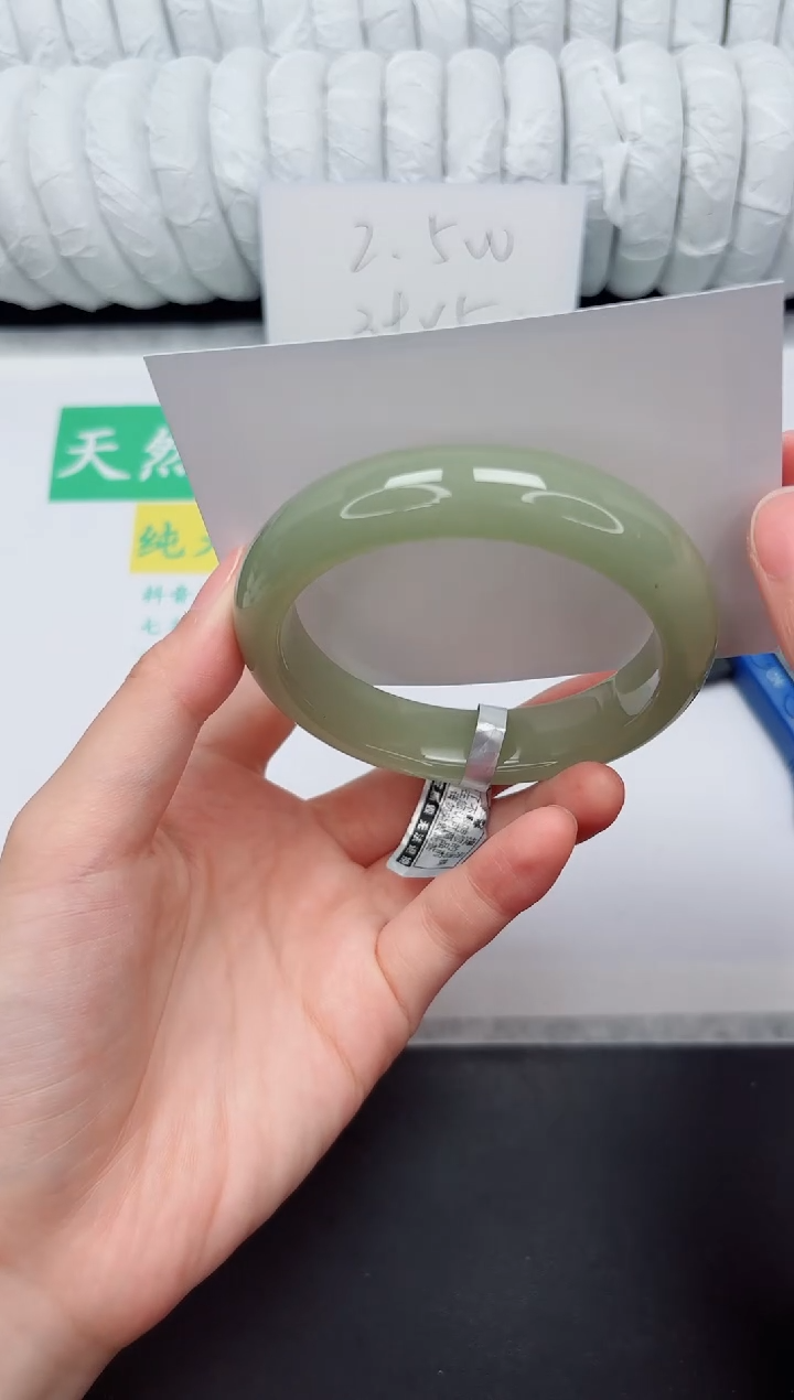 未镶嵌手镯石英质玉167-58.3DK