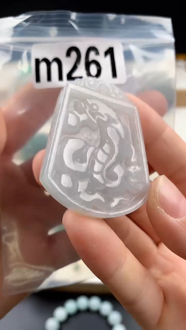 颈饰未镶嵌翡翠天然翡翠吊坠挂件