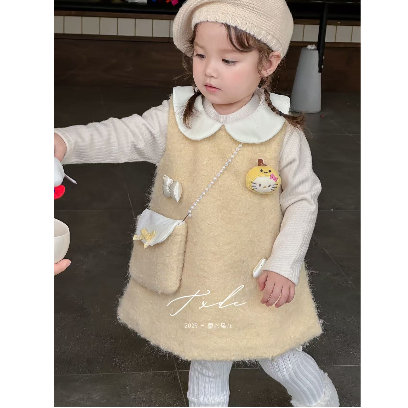 现货原创重工加绒新款可爱娃娃领浅黄kitty猫生日周岁加绒套装