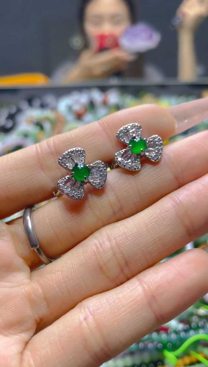 颈饰未镶嵌翡翠/M/翡翠A货，一件也是批发价