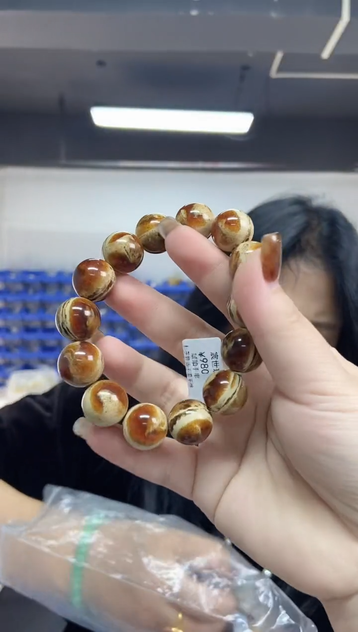 【闪购商品】琥珀（根珀）裸石未镶嵌多样性发其一颜色微差