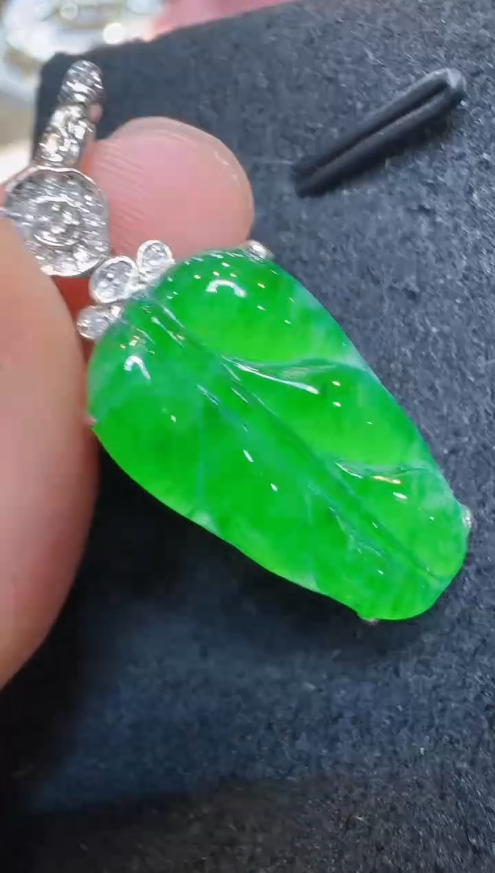 吊坠(不含链)18K金镶嵌翡翠多样性团购发一件