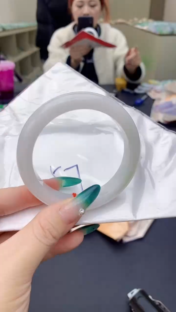 【闪购商品】翡翠手镯未镶嵌0582043200