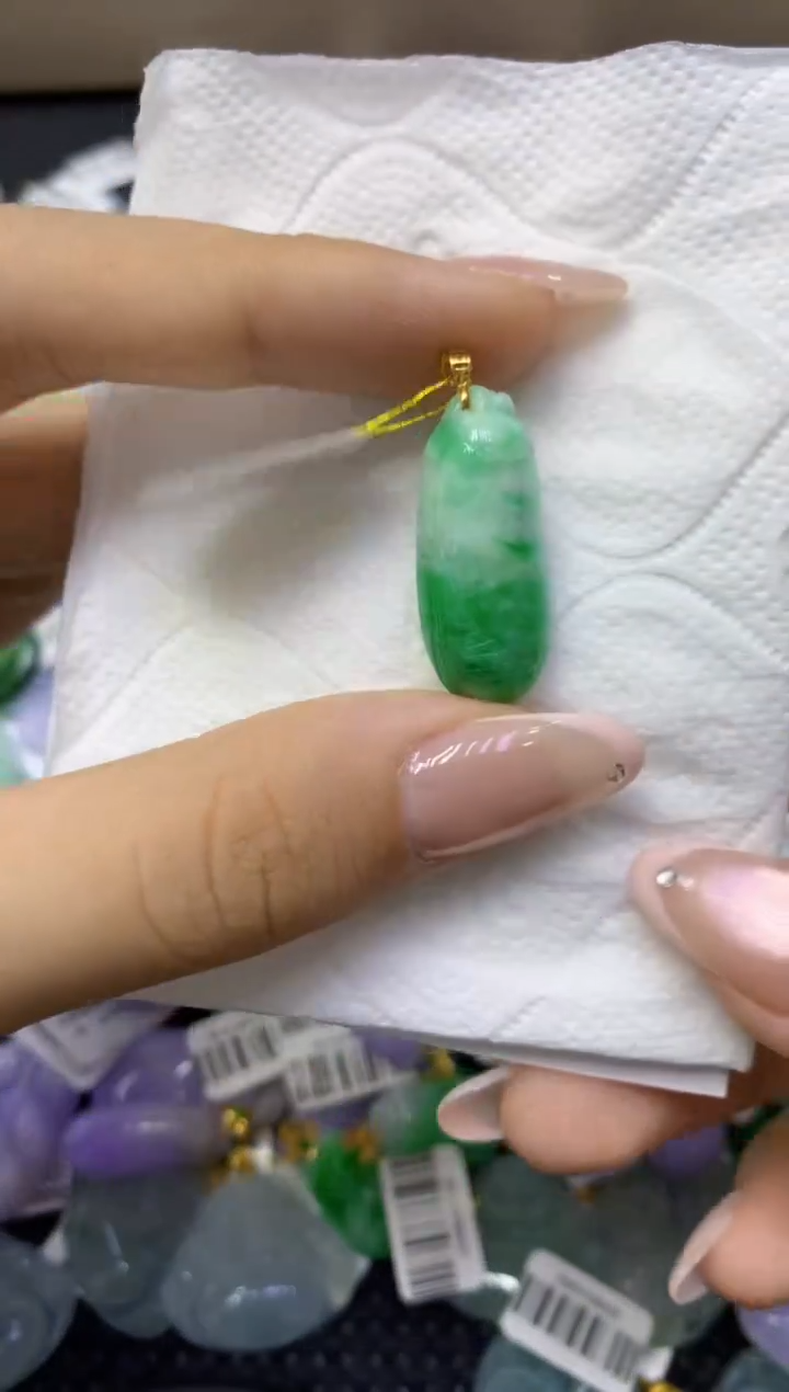 颈饰18K金镶嵌翡翠天然缅甸翡翠A货